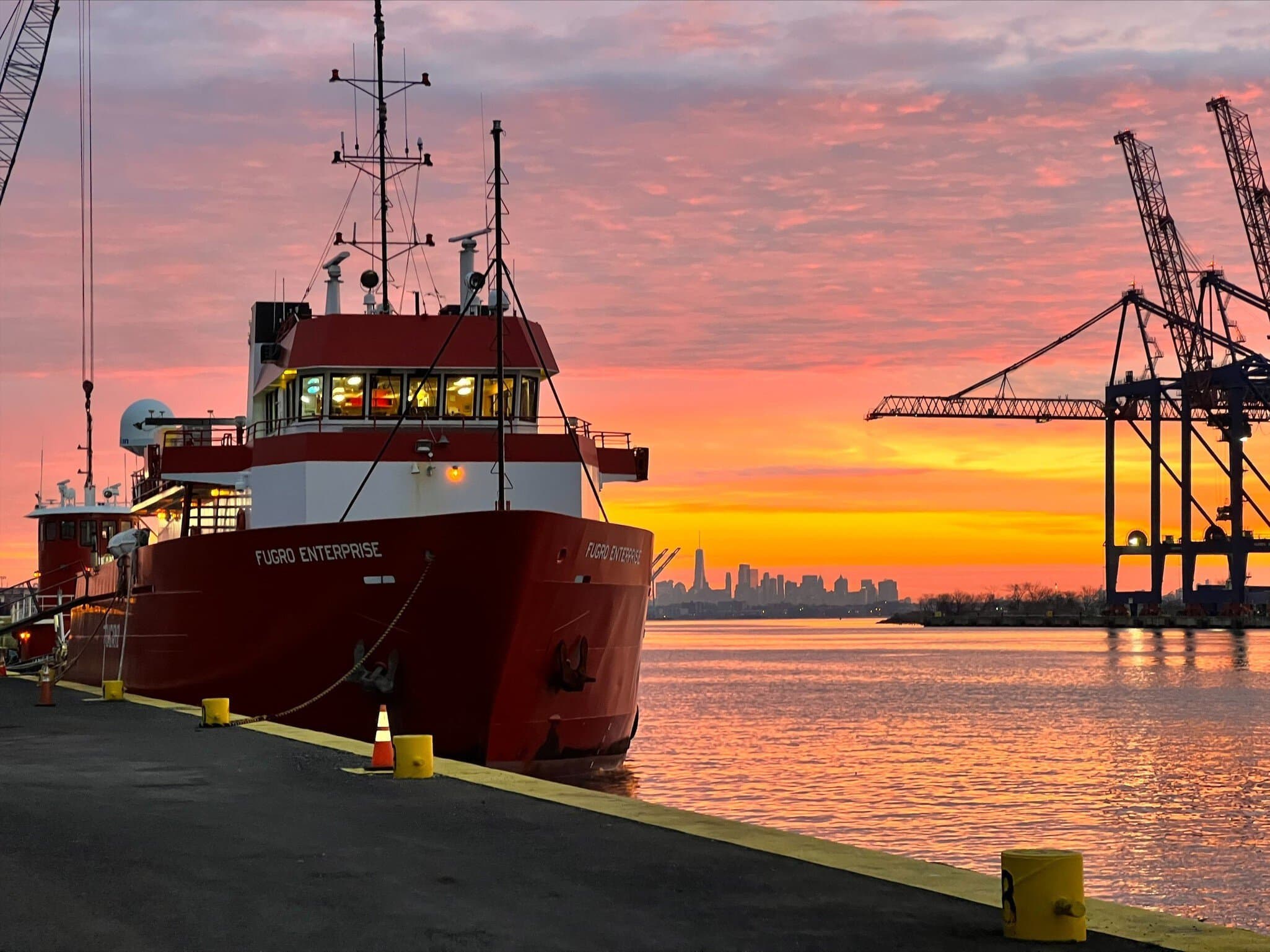 Fugro Enterprise in New York 01.jpg