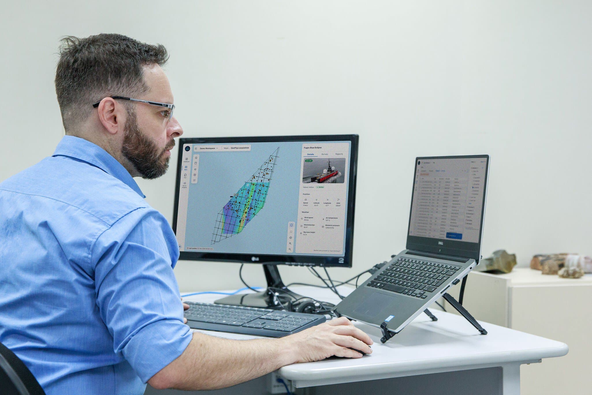 VirGeo screens on a desktop